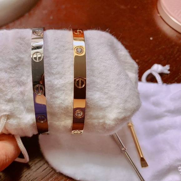 Love Bangle ❤️ - Picture 2 of 5